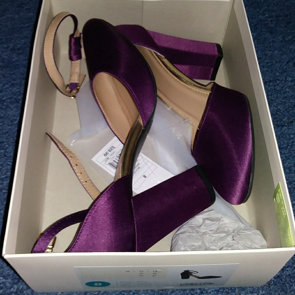 Shoes 👠 - Picture 2 of 4